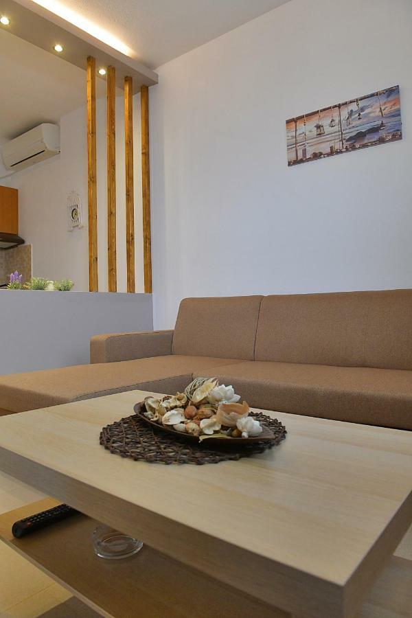 Elaionas Apt. * Psakoudia